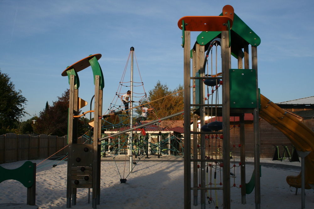 Reve En Famille Hotell Gastes Exteriör bild